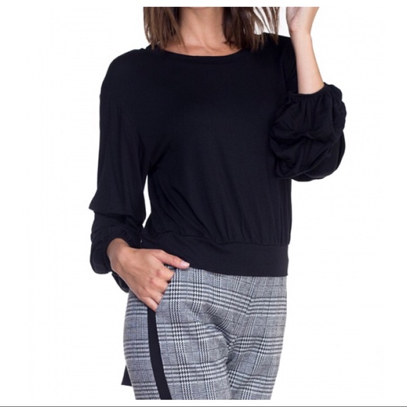 ✨LAST ONE✨Black tie back top - Picture 6 of 8